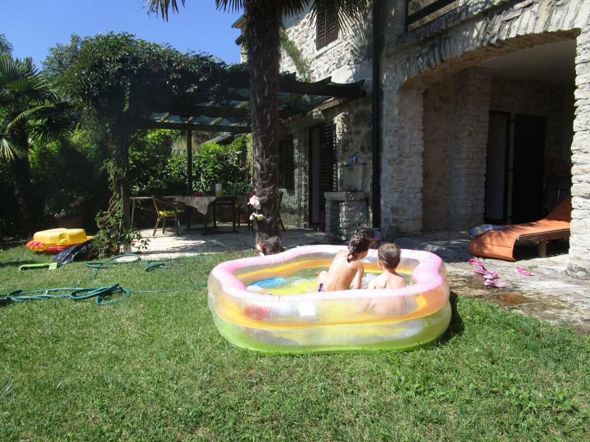 Holiday Home Vižinada Kültér fotó