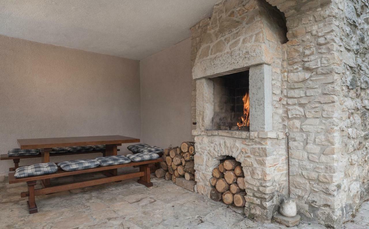Holiday Home Vižinada Kültér fotó
